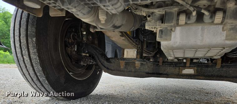 image for item ED2044 2007 Freightliner Columbia flatbed truck