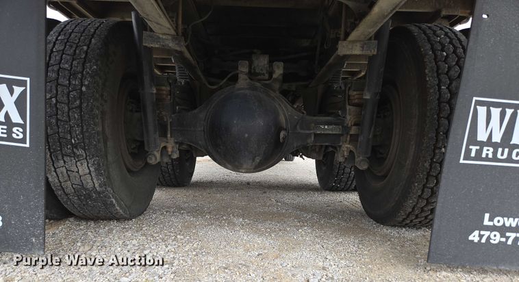 image for item ED2044 2007 Freightliner Columbia flatbed truck