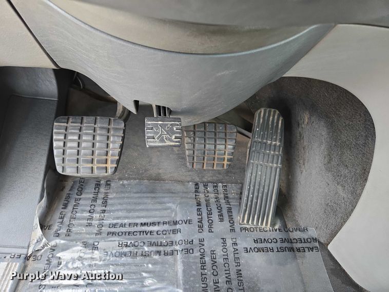 image for item ED2044 2007 Freightliner Columbia flatbed truck