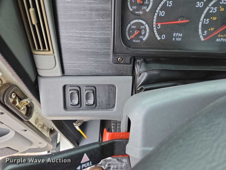 image for item ED2044 2007 Freightliner Columbia flatbed truck