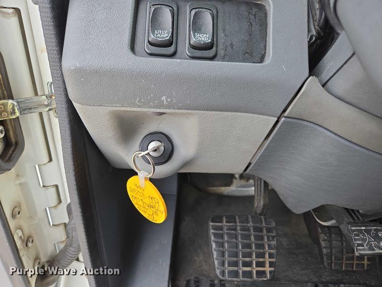 image for item ED2044 2007 Freightliner Columbia flatbed truck