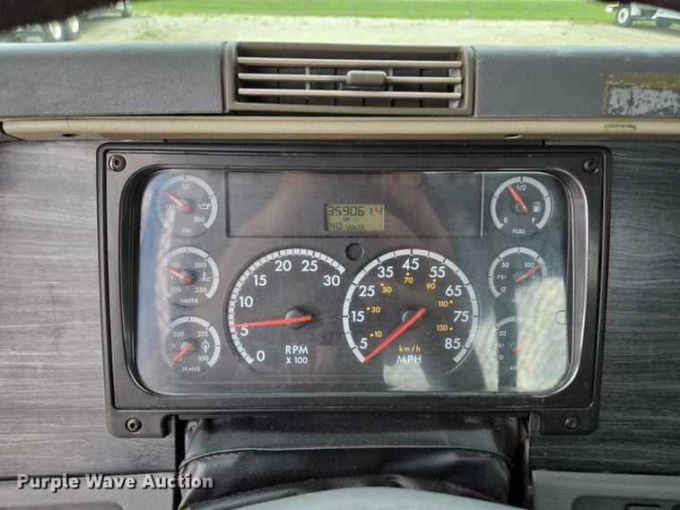 image for item ED2044 2007 Freightliner Columbia flatbed truck