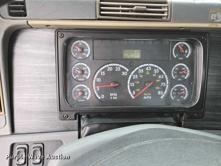 image for item ED2044 2007 Freightliner Columbia flatbed truck