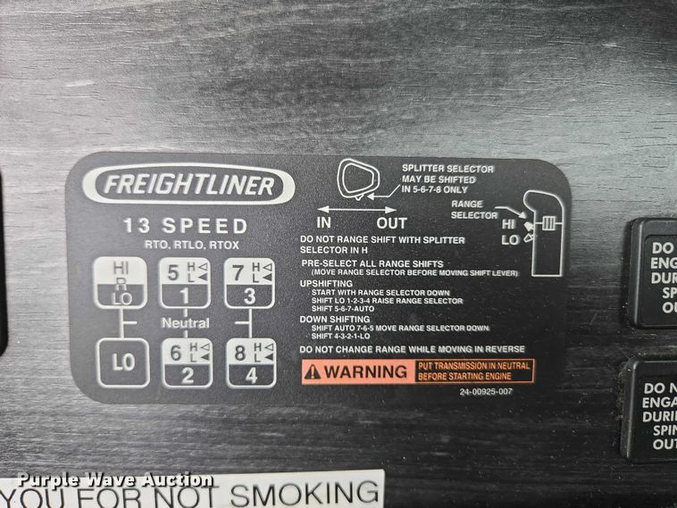 image for item ED2044 2007 Freightliner Columbia flatbed truck