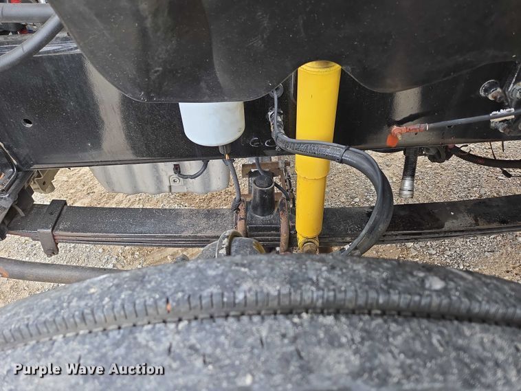 image for item ED2044 2007 Freightliner Columbia flatbed truck