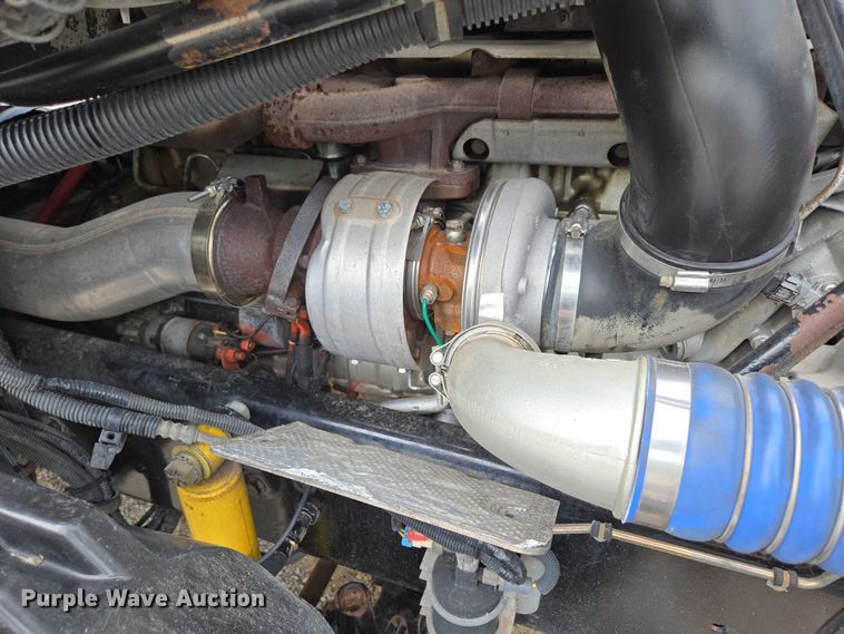 image for item ED2044 2007 Freightliner Columbia flatbed truck