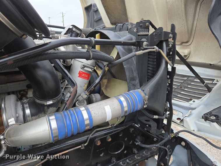 image for item ED2044 2007 Freightliner Columbia flatbed truck