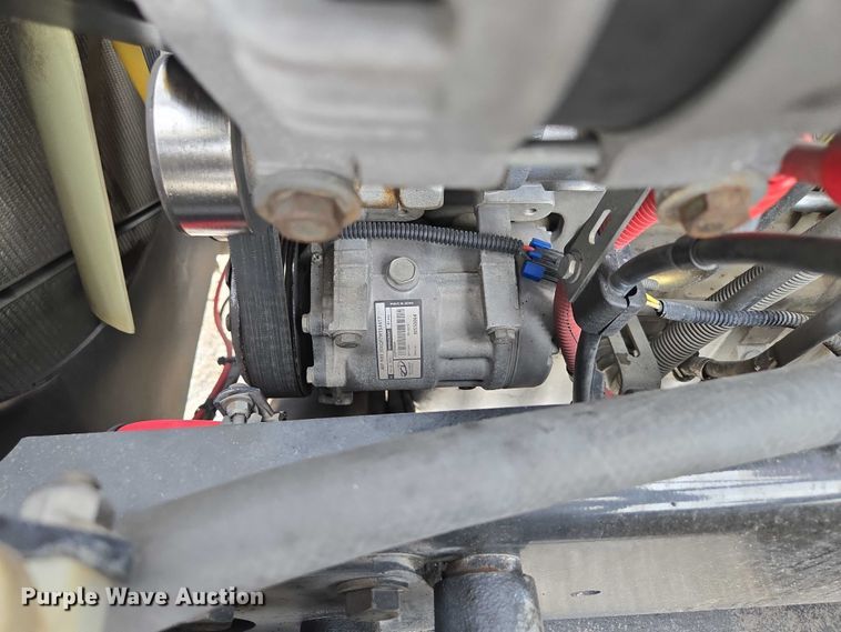 image for item ED2044 2007 Freightliner Columbia flatbed truck