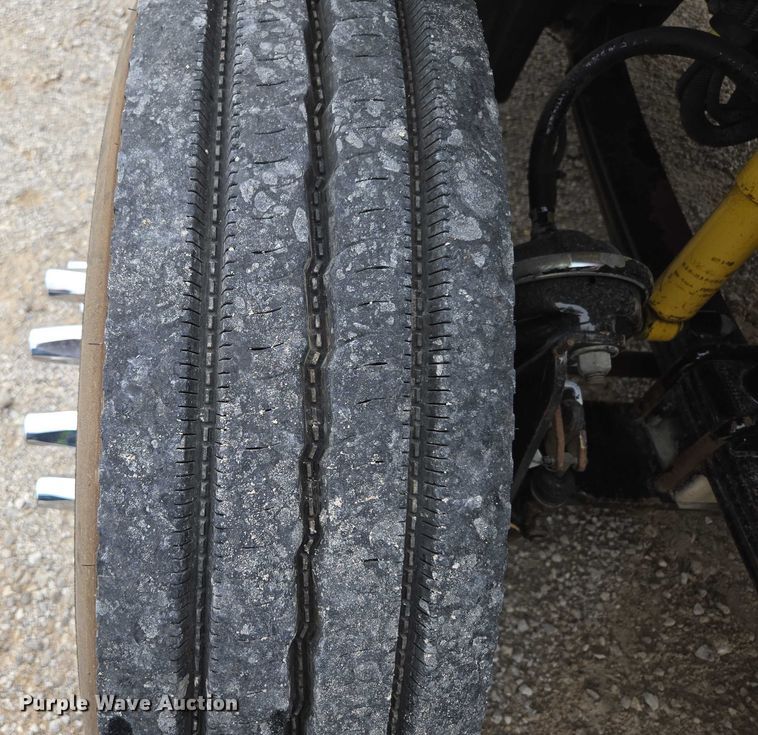 image for item ED2044 2007 Freightliner Columbia flatbed truck