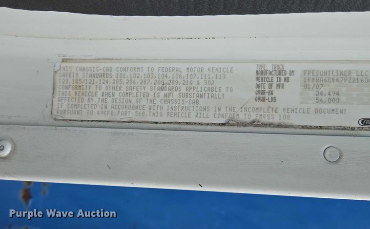 image for item ED2044 2007 Freightliner Columbia flatbed truck