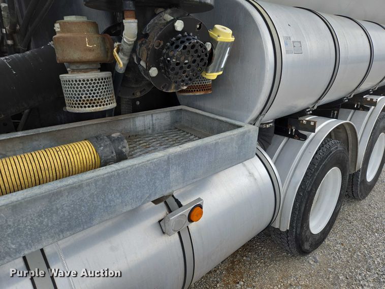 image for item ED2045 2002 Sterling L-Line sewer jetter truck