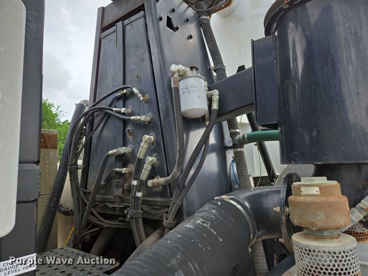 image for item ED2045 2002 Sterling L-Line sewer jetter truck