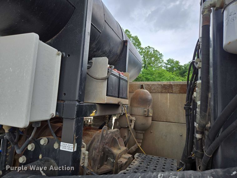 image for item ED2045 2002 Sterling L-Line sewer jetter truck