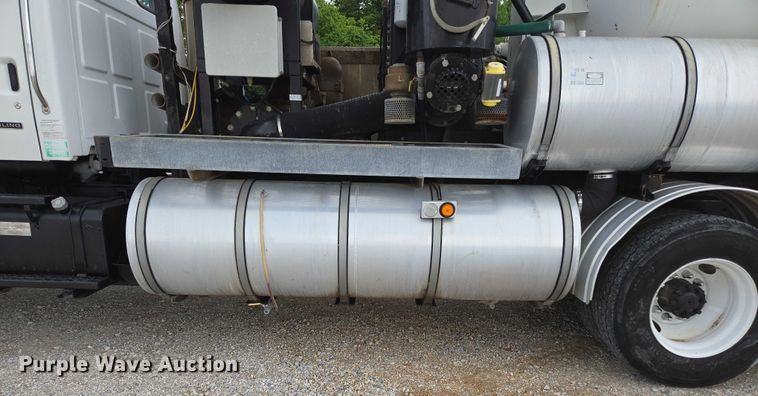 image for item ED2045 2002 Sterling L-Line sewer jetter truck