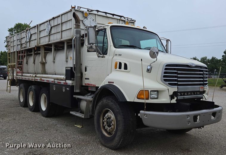 image for item ED2046 2007 Sterling L-Line tank truck