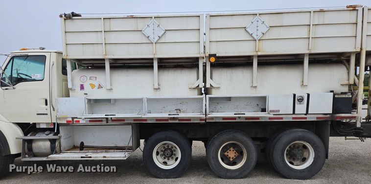 image for item ED2046 2007 Sterling L-Line tank truck