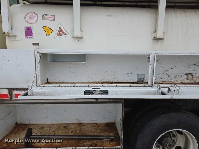 image for item ED2046 2007 Sterling L-Line tank truck