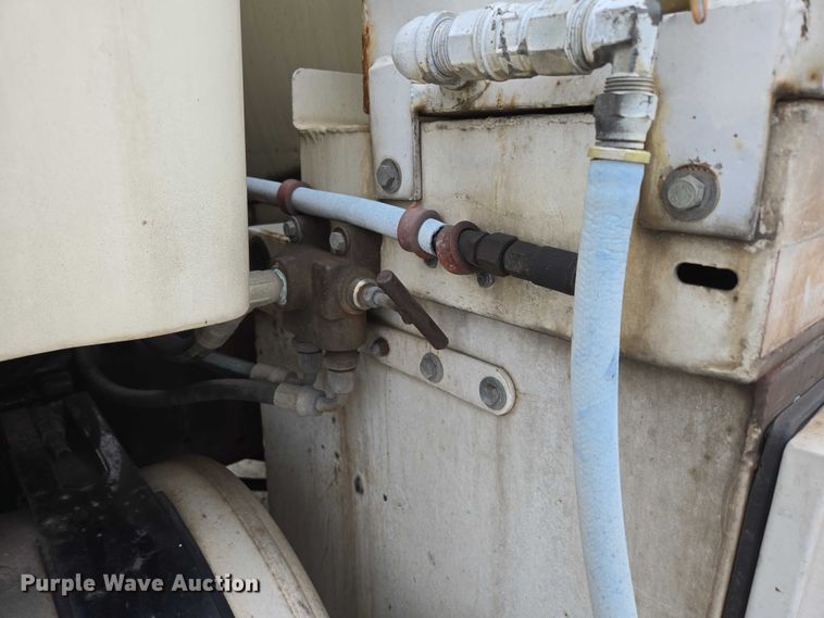 image for item ED2046 2007 Sterling L-Line tank truck