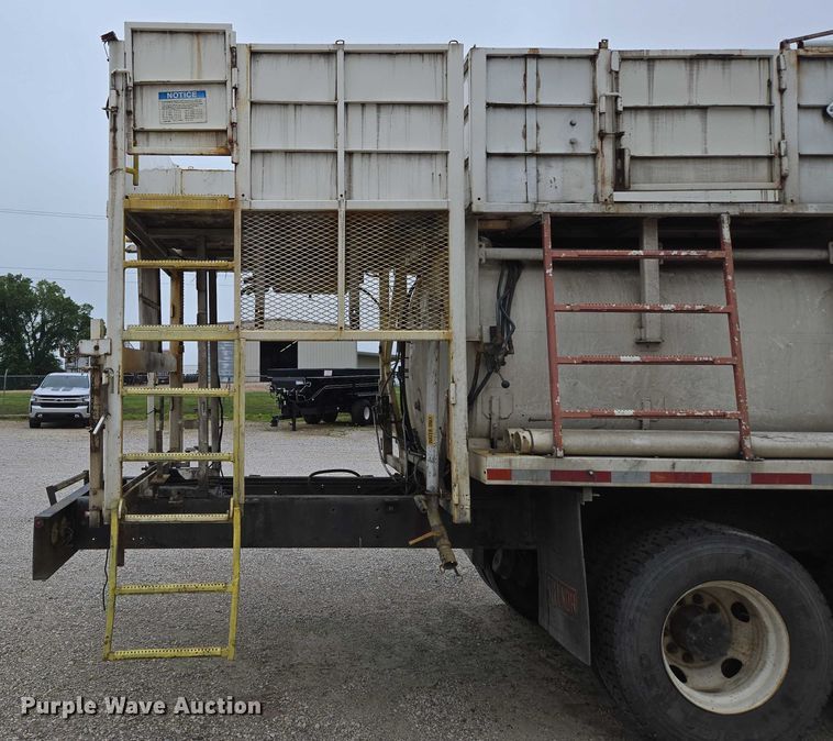 image for item ED2046 2007 Sterling L-Line tank truck