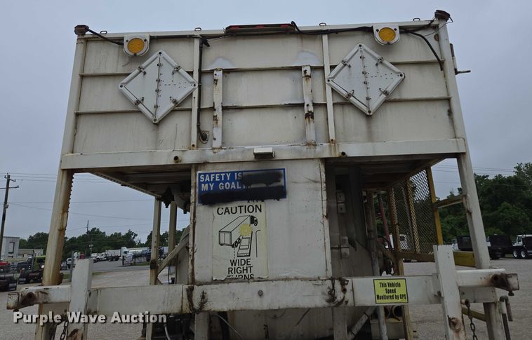 image for item ED2046 2007 Sterling L-Line tank truck