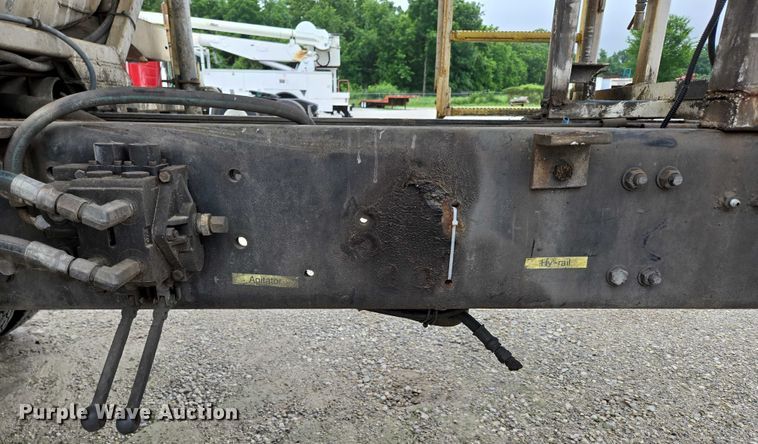 image for item ED2046 2007 Sterling L-Line tank truck