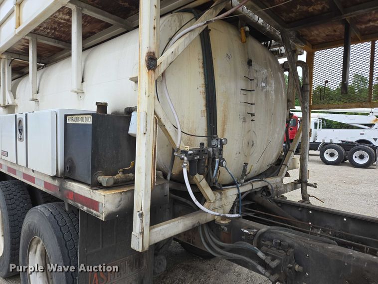 image for item ED2046 2007 Sterling L-Line tank truck