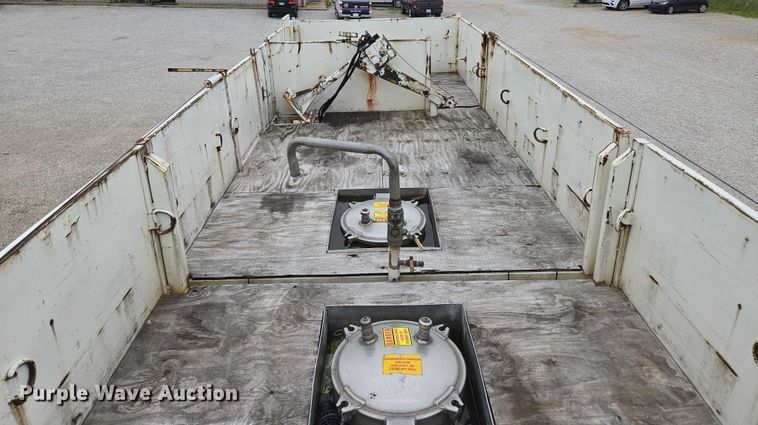 image for item ED2046 2007 Sterling L-Line tank truck