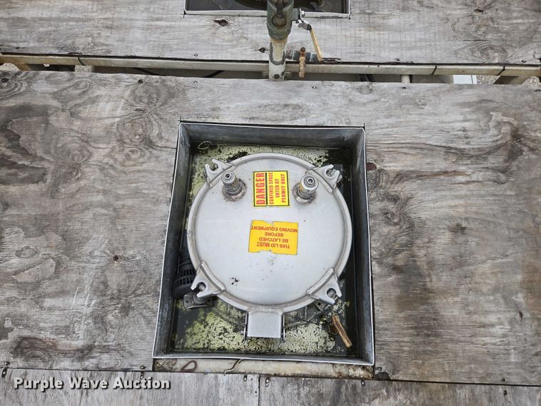 image for item ED2046 2007 Sterling L-Line tank truck