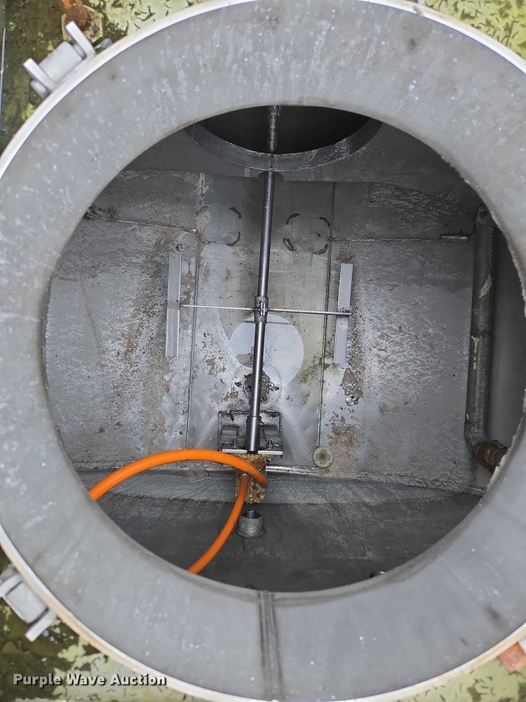 image for item ED2046 2007 Sterling L-Line tank truck