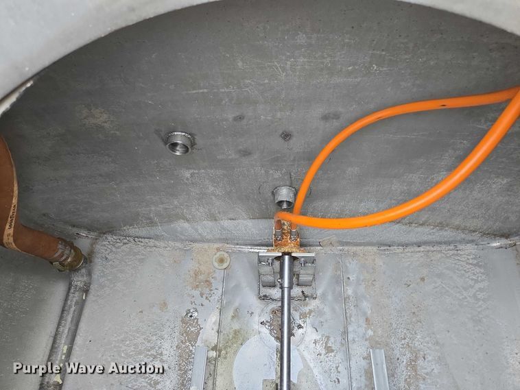 image for item ED2046 2007 Sterling L-Line tank truck