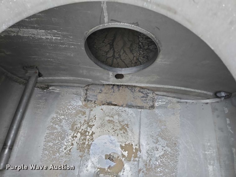 image for item ED2046 2007 Sterling L-Line tank truck