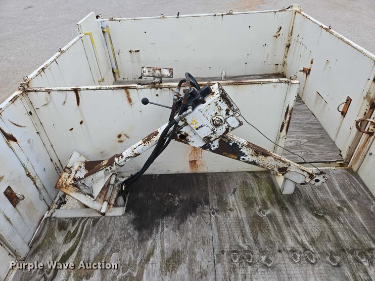 image for item ED2046 2007 Sterling L-Line tank truck