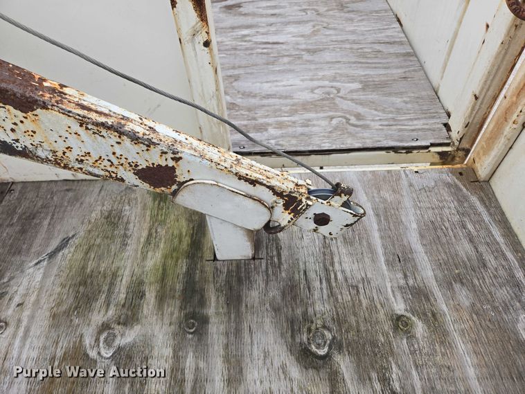 image for item ED2046 2007 Sterling L-Line tank truck