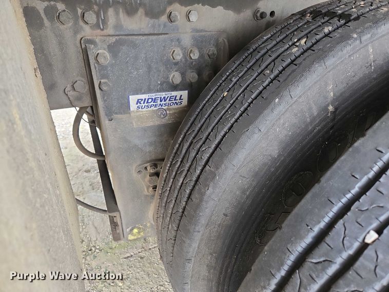 image for item ED2046 2007 Sterling L-Line tank truck