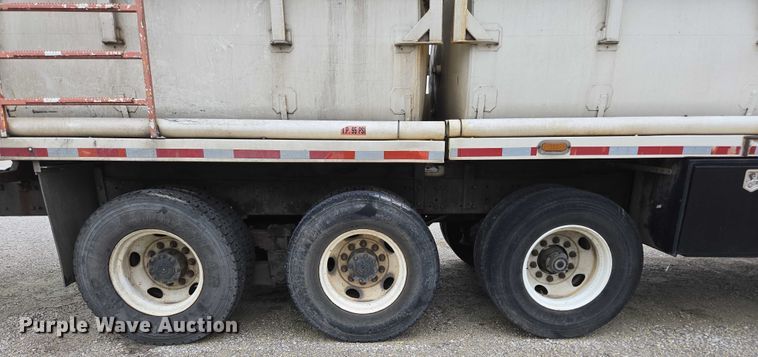 image for item ED2046 2007 Sterling L-Line tank truck