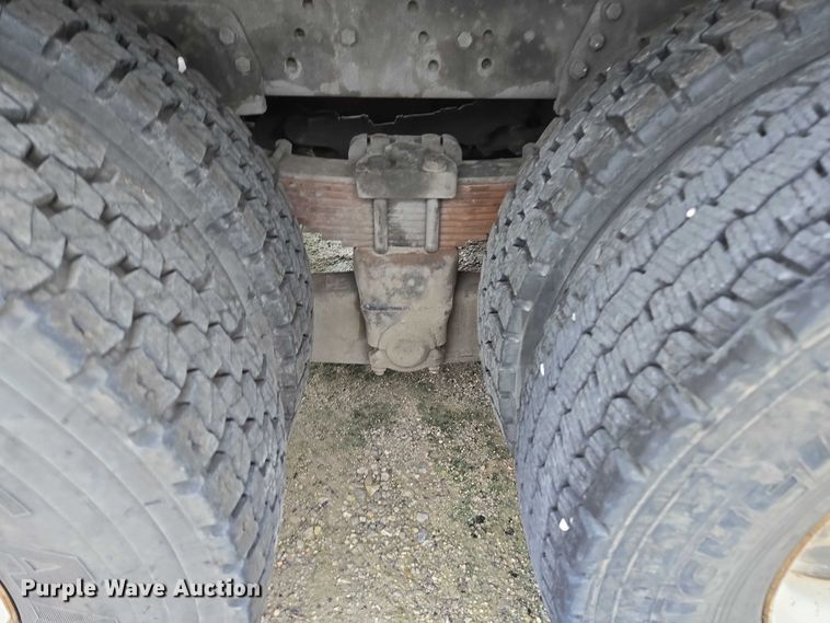 image for item ED2046 2007 Sterling L-Line tank truck