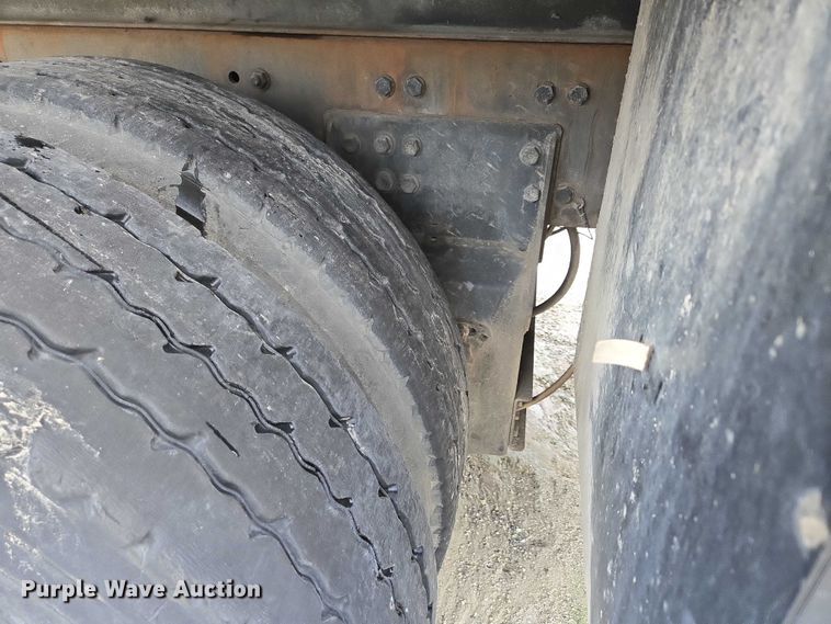 image for item ED2046 2007 Sterling L-Line tank truck