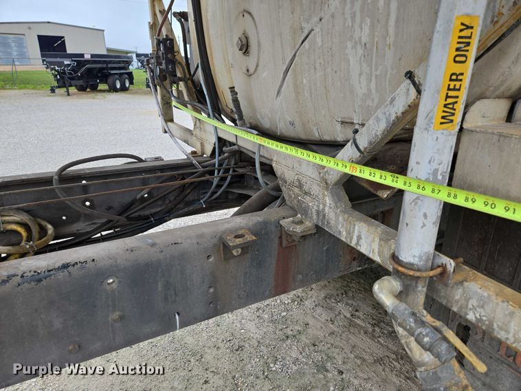 image for item ED2046 2007 Sterling L-Line tank truck