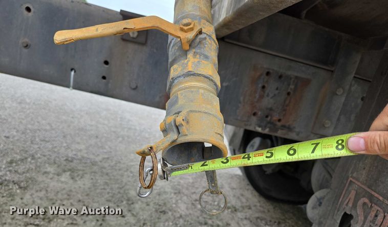 image for item ED2046 2007 Sterling L-Line tank truck