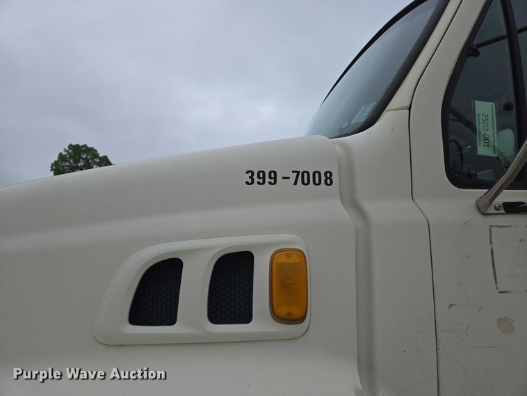 image for item ED2046 2007 Sterling L-Line tank truck