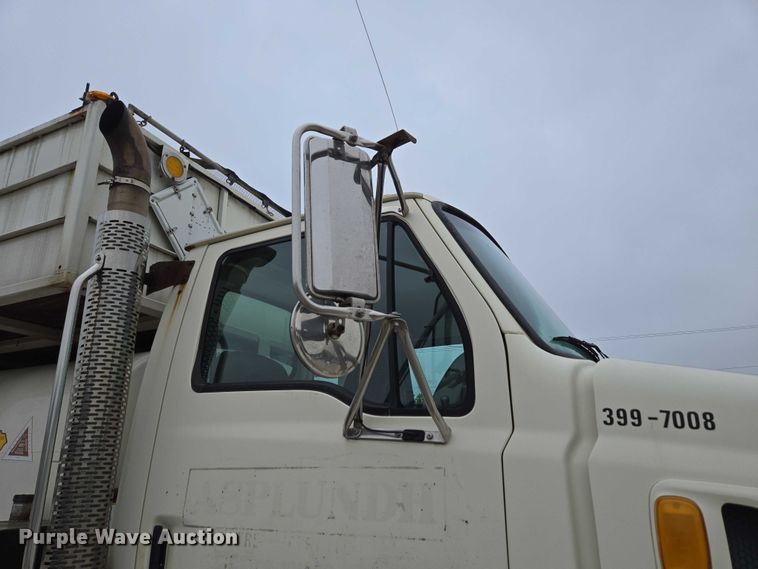 image for item ED2046 2007 Sterling L-Line tank truck