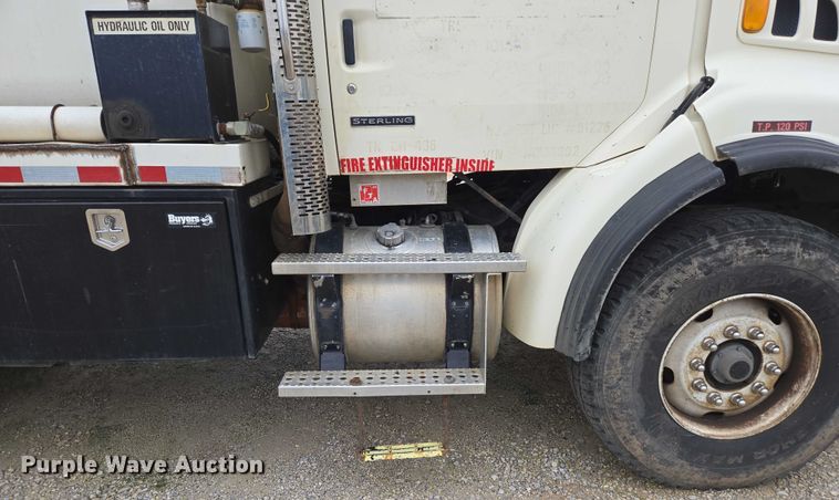 image for item ED2046 2007 Sterling L-Line tank truck