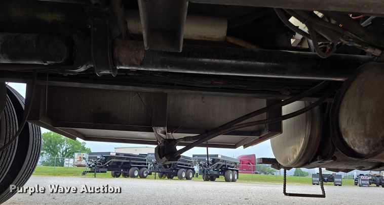 image for item ED2046 2007 Sterling L-Line tank truck