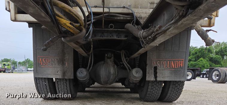 image for item ED2046 2007 Sterling L-Line tank truck