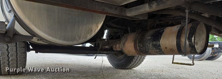 image for item ED2046 2007 Sterling L-Line tank truck