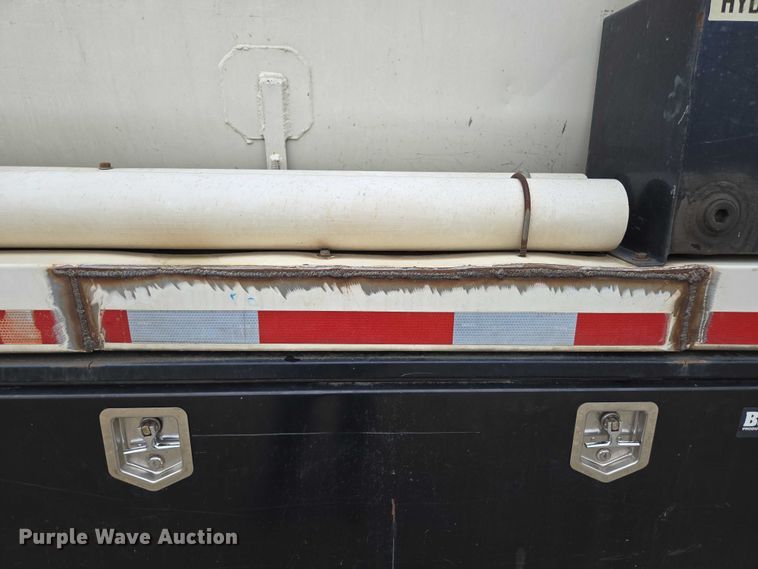 image for item ED2046 2007 Sterling L-Line tank truck