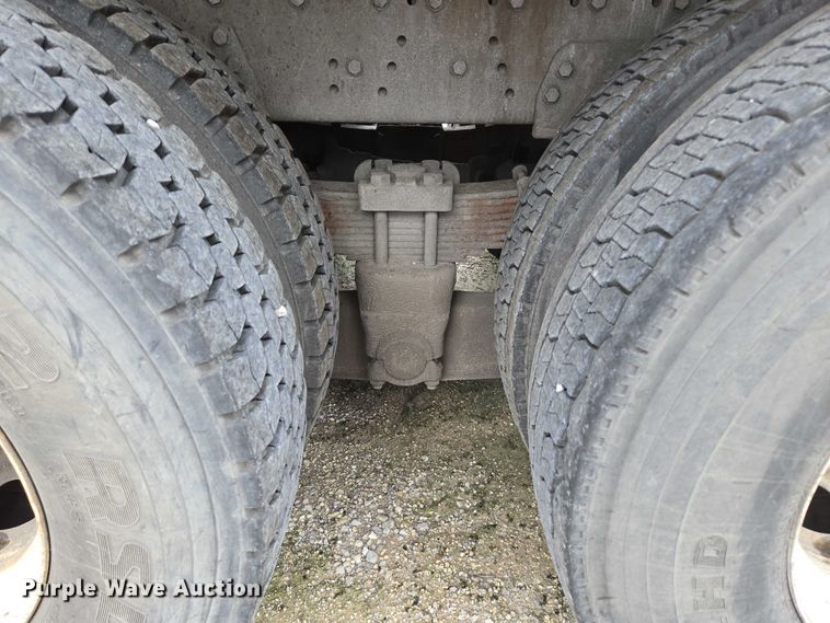 image for item ED2046 2007 Sterling L-Line tank truck