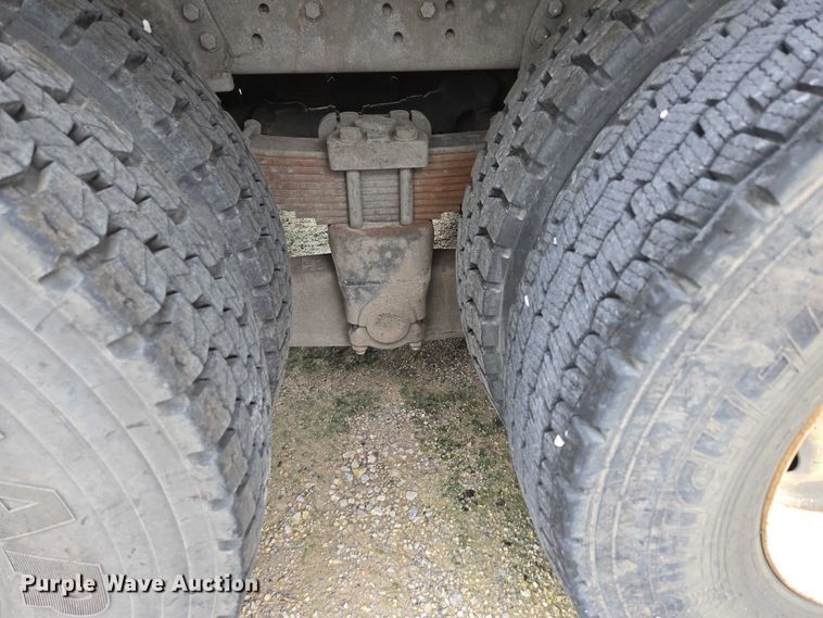 image for item ED2046 2007 Sterling L-Line tank truck