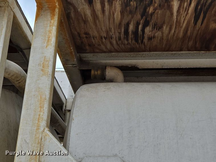 image for item ED2046 2007 Sterling L-Line tank truck