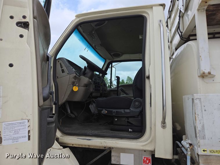 image for item ED2046 2007 Sterling L-Line tank truck